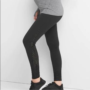 Gap Fit maternity workout pants